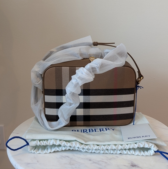 NWT Burberry Camera Bag - Picture 1 of 7